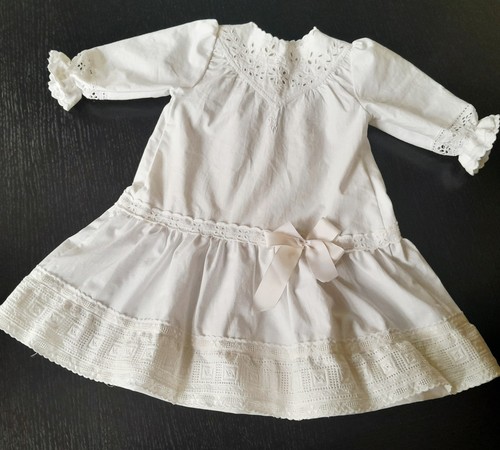 Puppenkleid aus antikem 100